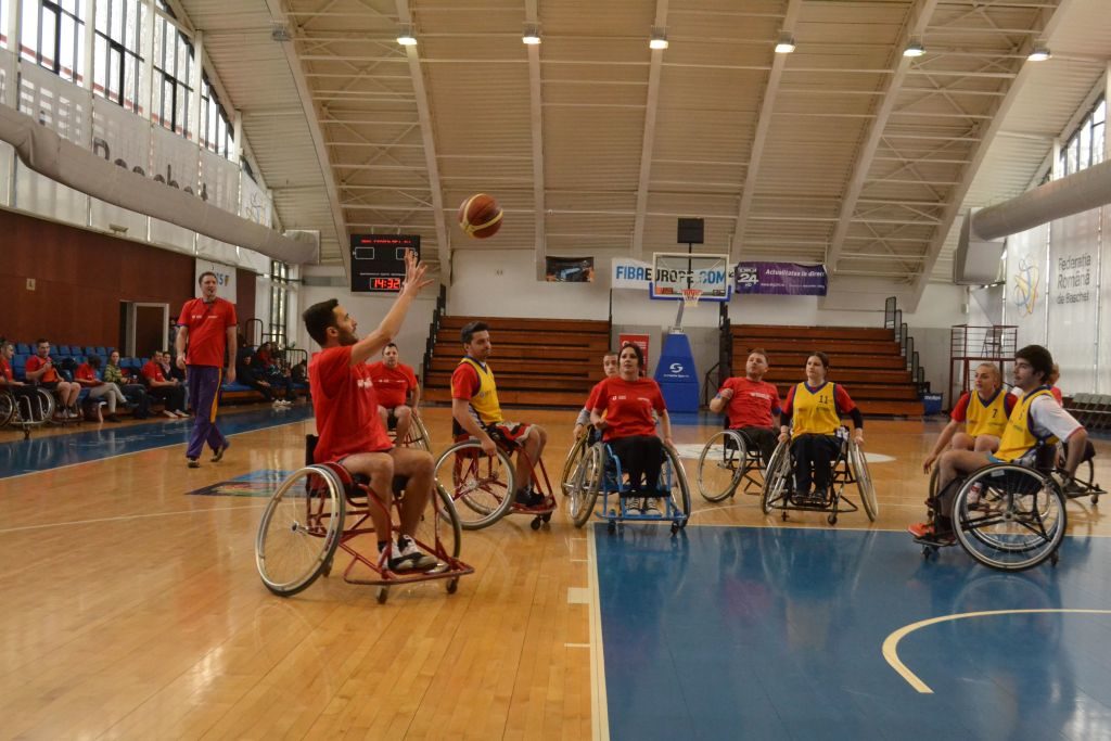 Baschet alături de sportivii în scaune rulante  - Fundaţia Vodafone Romania şi Fundaţia Motivation România